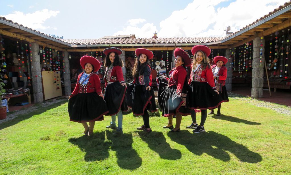 How To Find Travel Experiences That Support Local Artisan Communities How To Find Travel Experiences That Support Local Artisan Communities