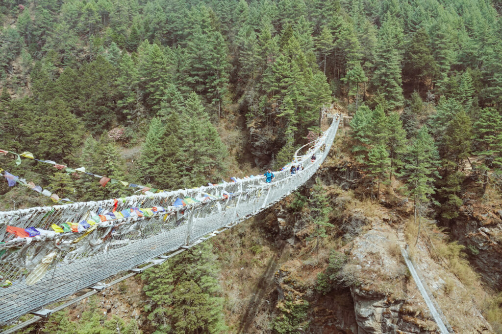 https://chatgpt.com/c/6a1972bb-a4bc-83ea-a2ce-8885756ee5e5#:~:text=Suspension%20bridge%20with%20prayer%20flags%20on%20the%20Everest%20Base%20Camp%20trekking%20route%20through%20forest%20in%20Nepal